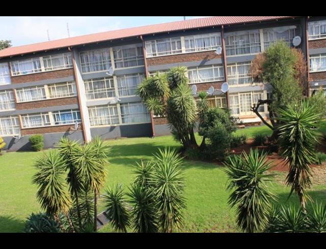 2 BEDROOM PROPERTY TO RENT IN RHODESFIELD